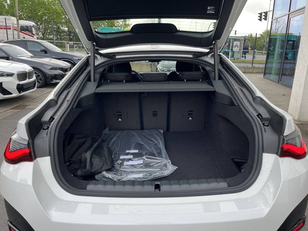 BMW i4 2025