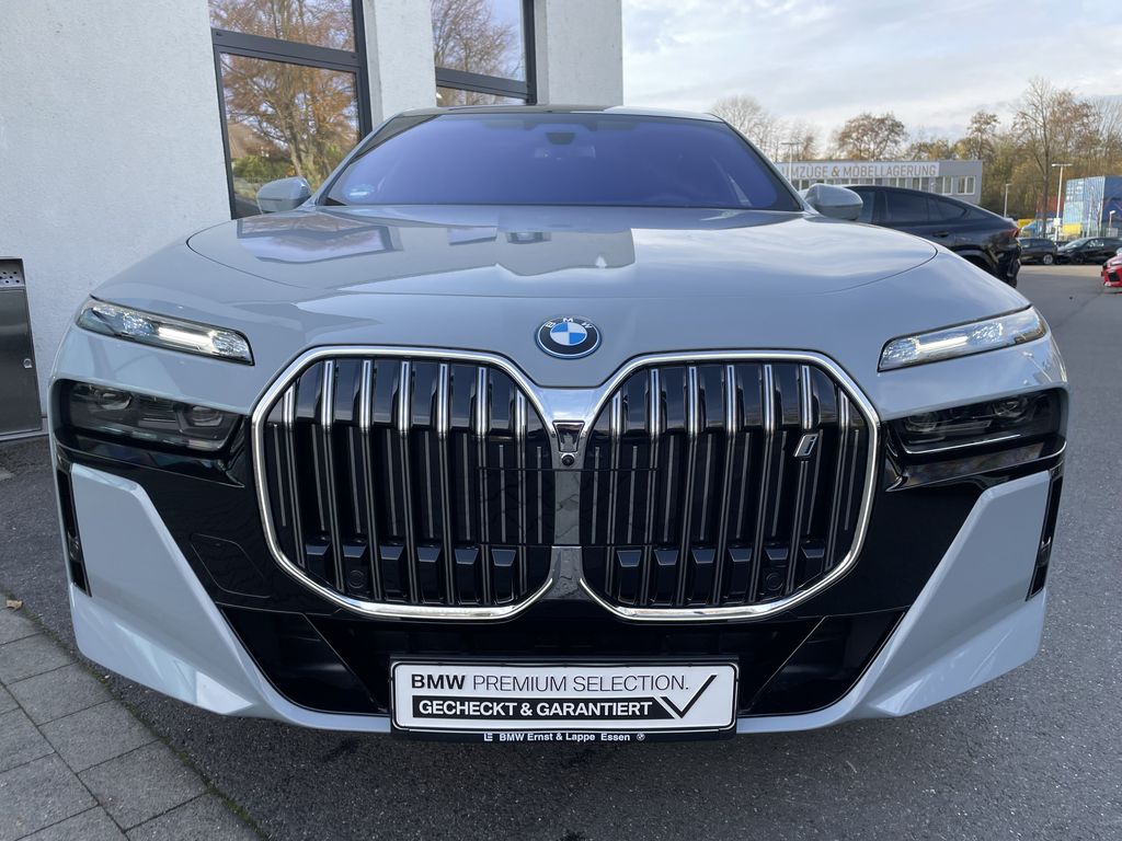 BMW i7 2024