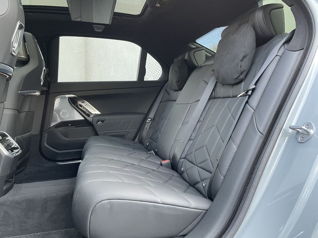 BMW i7 2024
