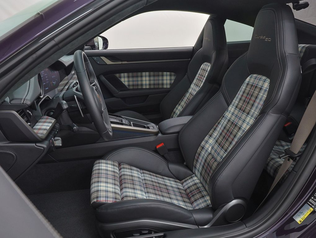 Porsche 992 2025