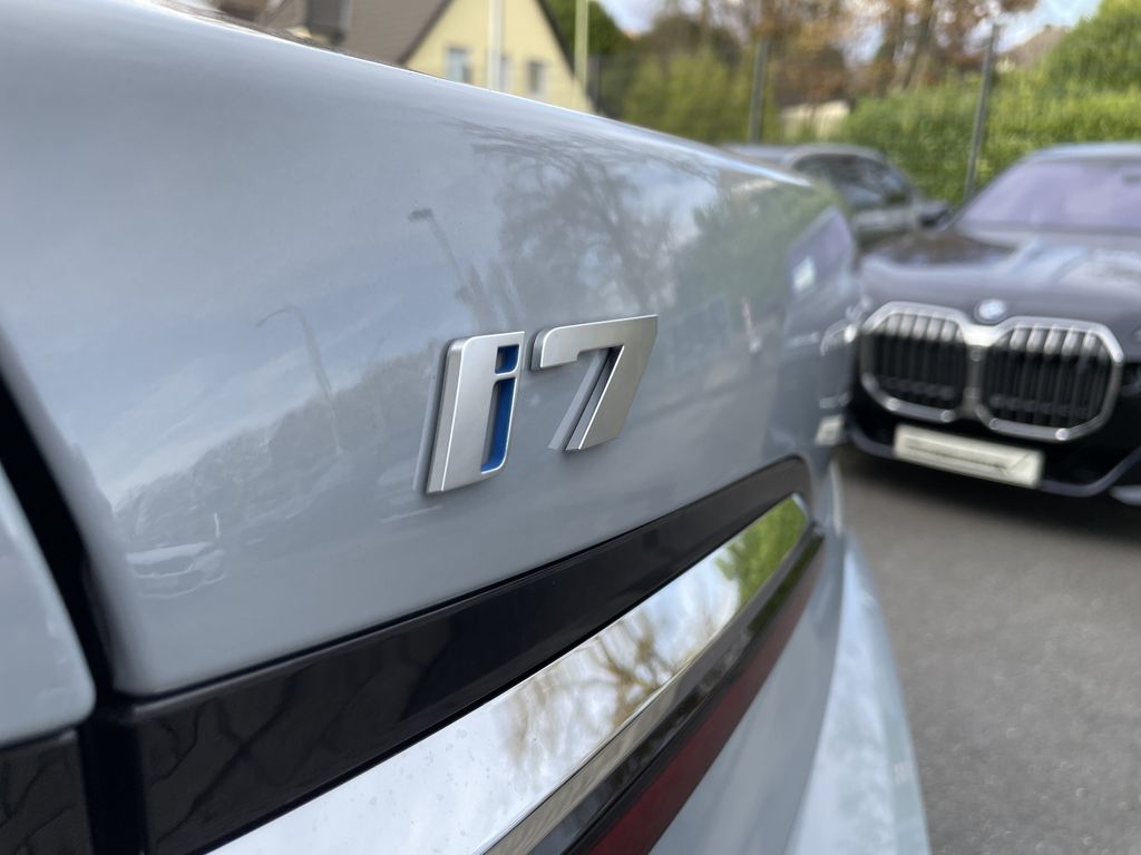 BMW i7 2024