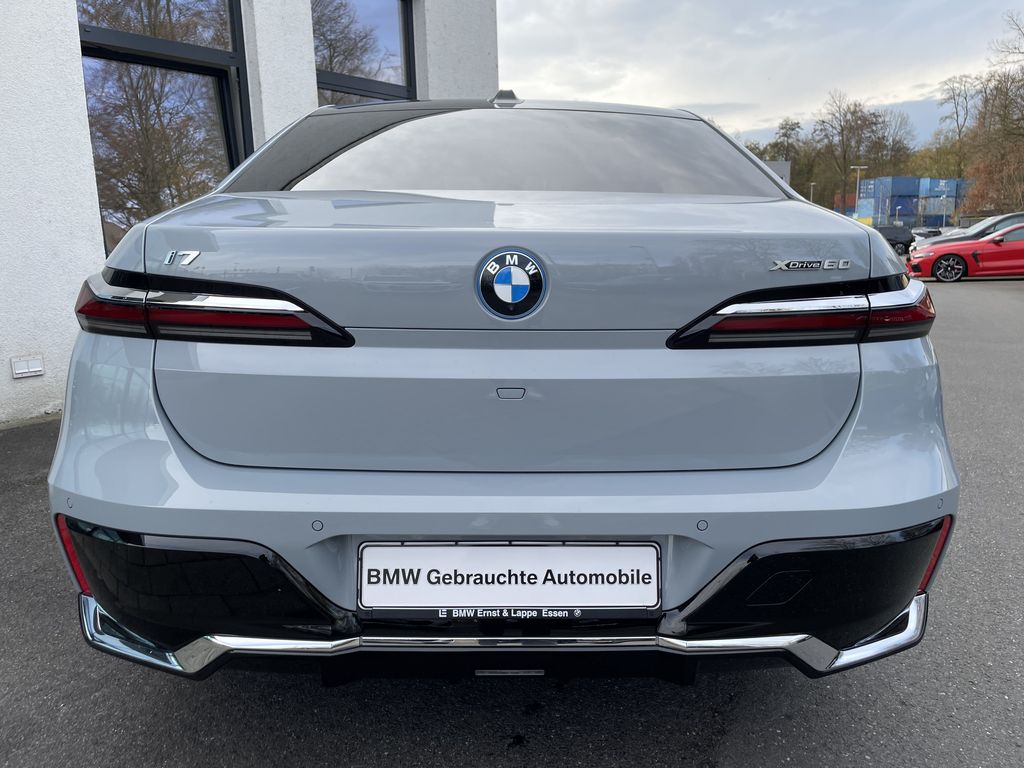 BMW i7 2024
