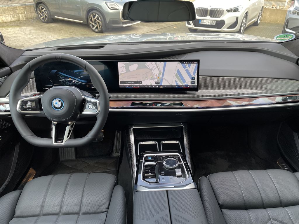 BMW i7 2024