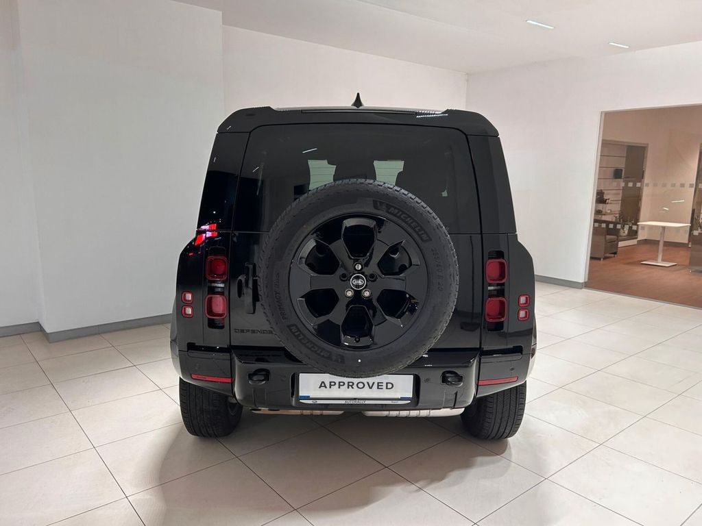 Land Rover Defender 2025