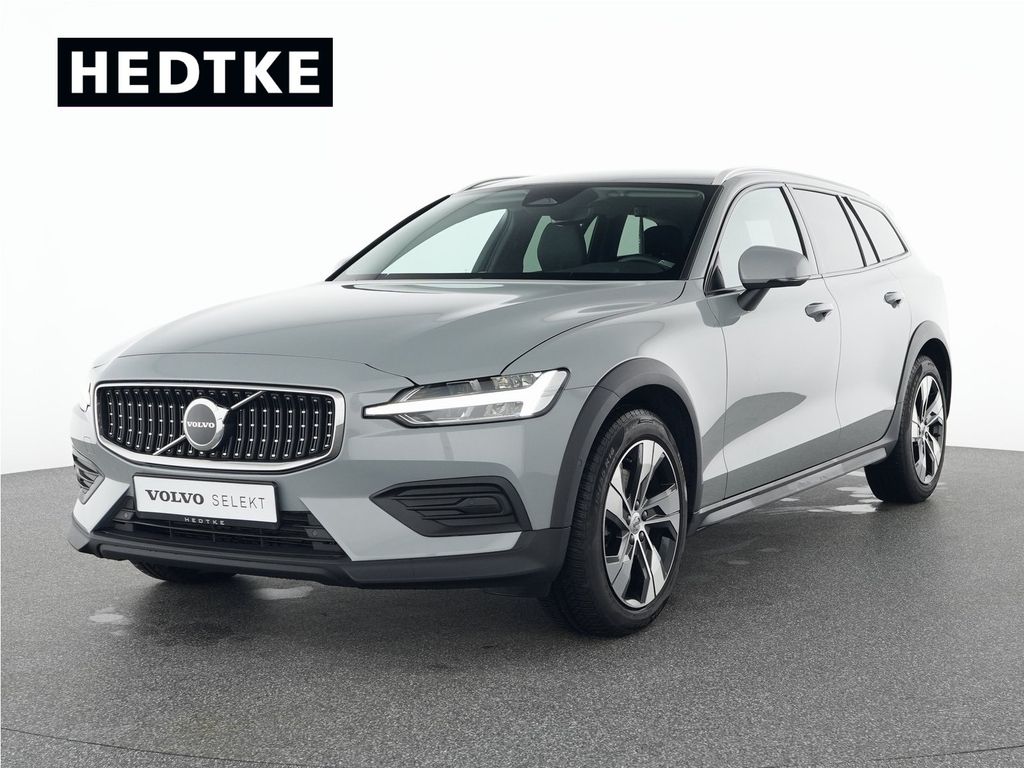 Volvo V60 Cross Country 2023