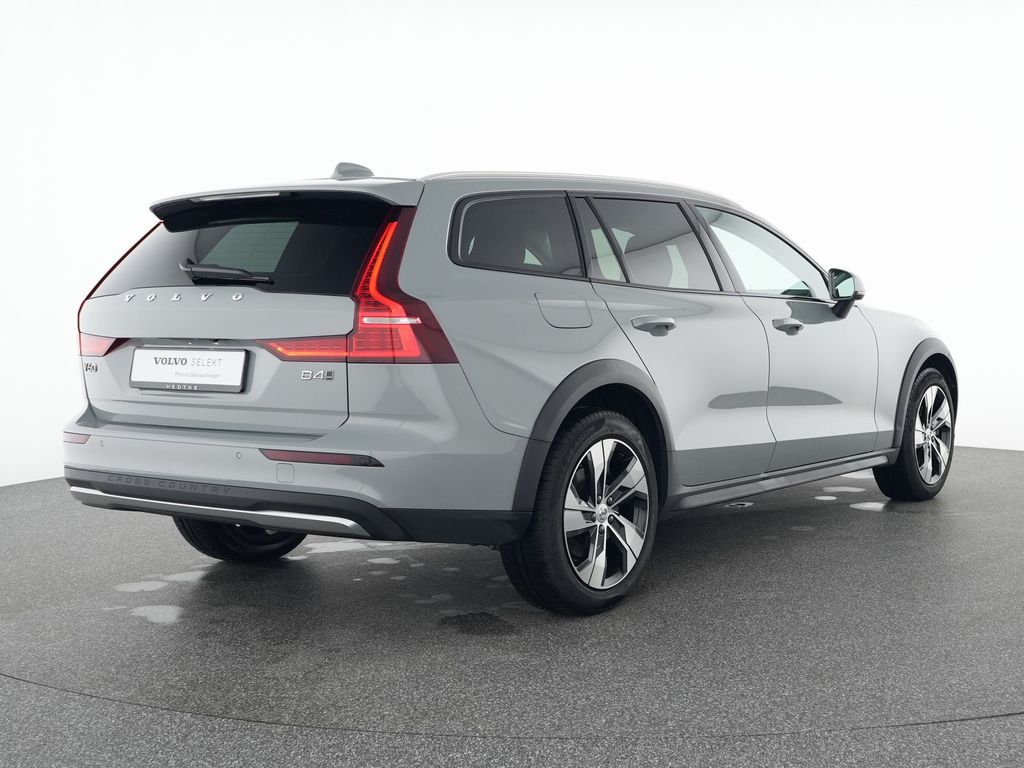 Volvo V60 Cross Country 2023