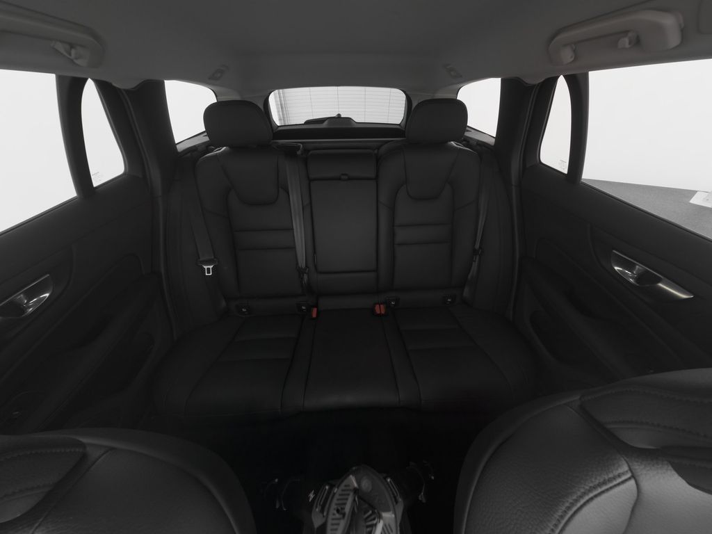 Volvo V60 Cross Country 2023