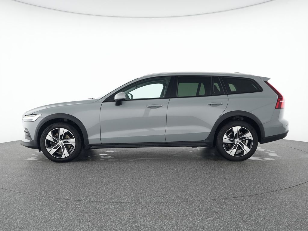 Volvo V60 Cross Country 2023