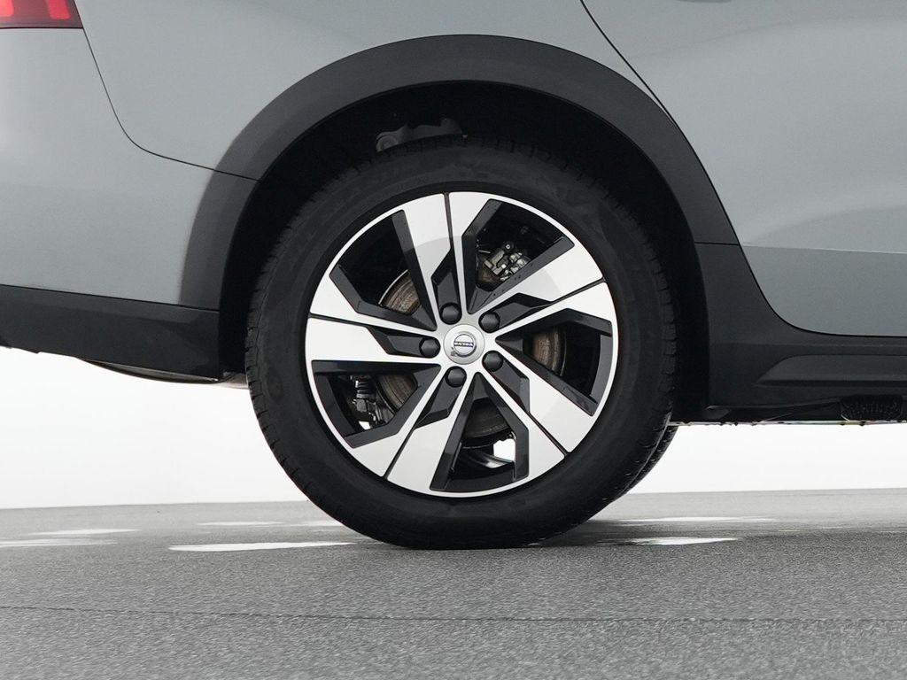 Volvo V60 Cross Country 2023