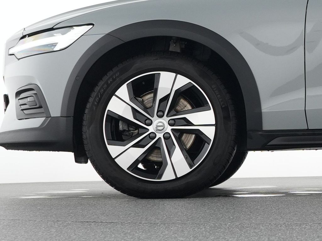 Volvo V60 Cross Country 2023