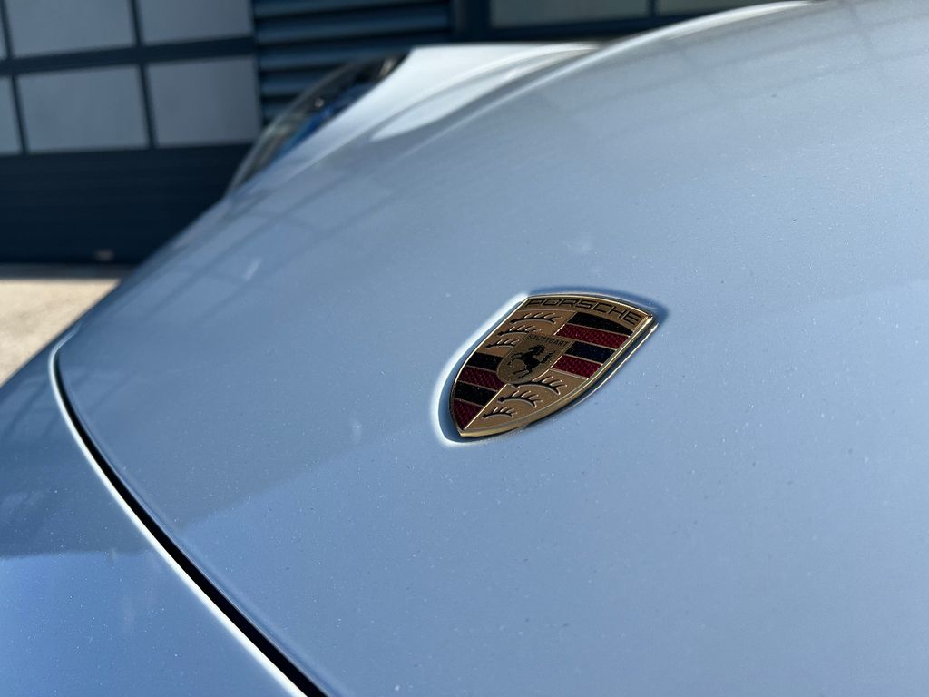 Porsche 992 2025