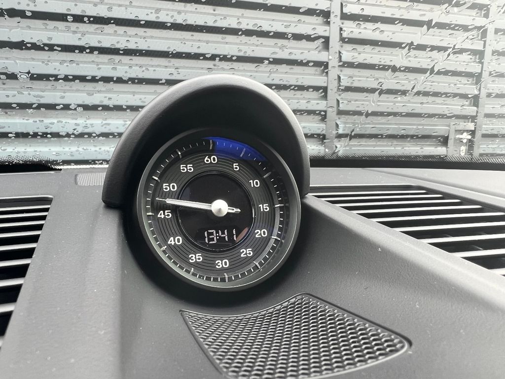 Porsche 992 2025