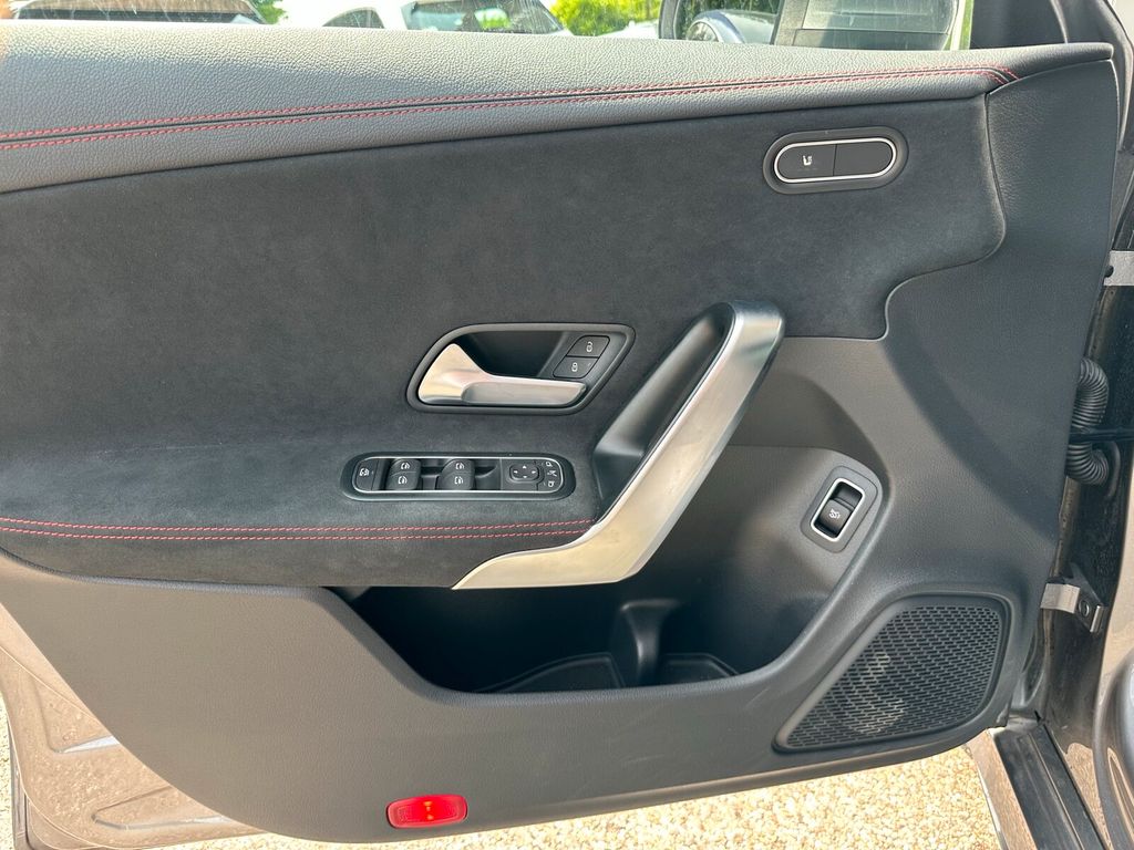 Mercedes-Benz CLA 200 2024