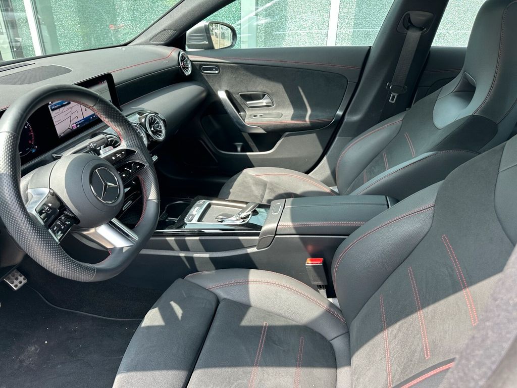Mercedes-Benz CLA 200 2024