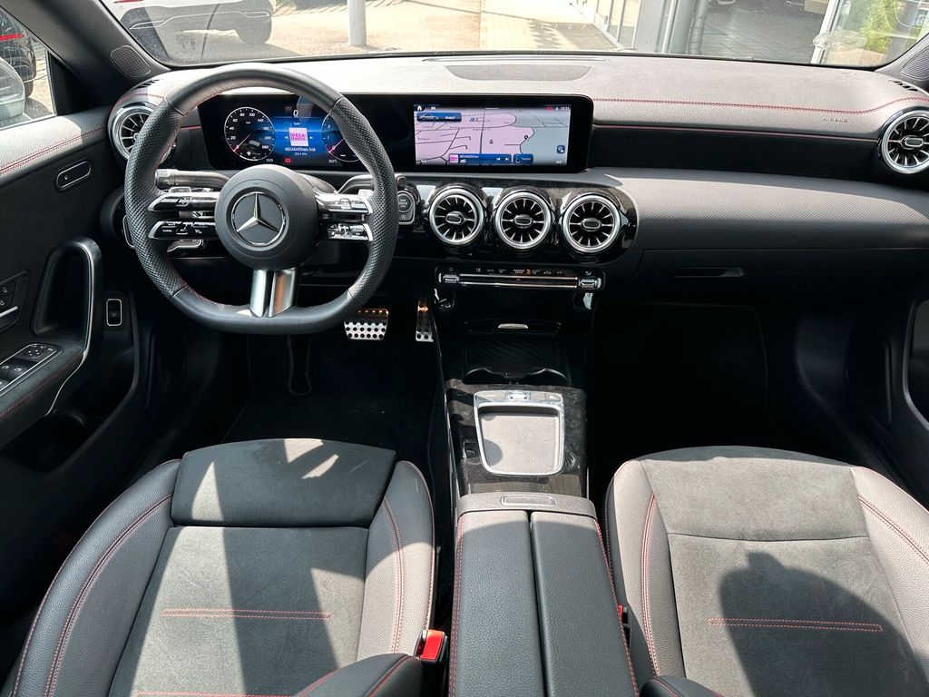 Mercedes-Benz CLA 200 2024