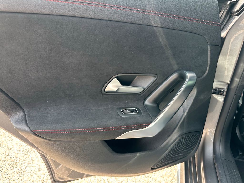 Mercedes-Benz CLA 200 2024