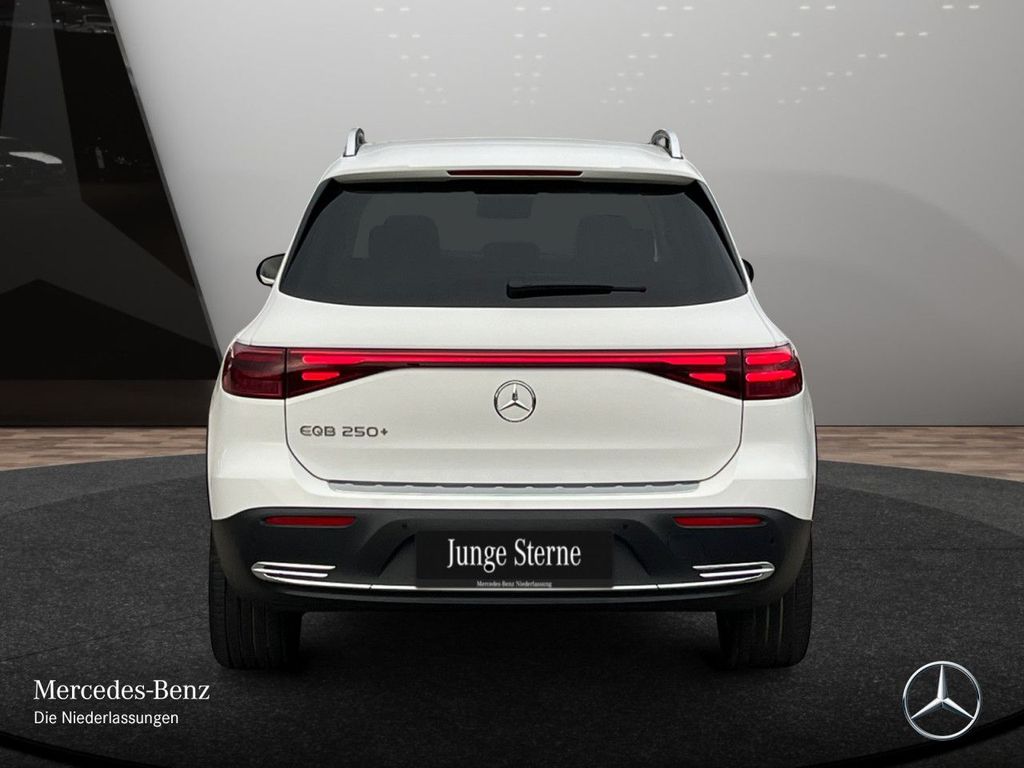 Mercedes-Benz EQB 2025