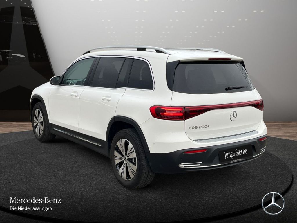 Mercedes-Benz EQB 2025