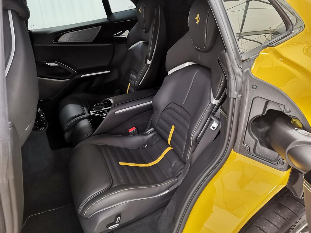 Ferrari Purosangue 2024