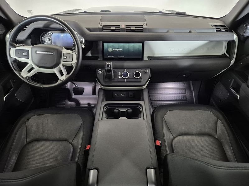 Land Rover Defender 2022