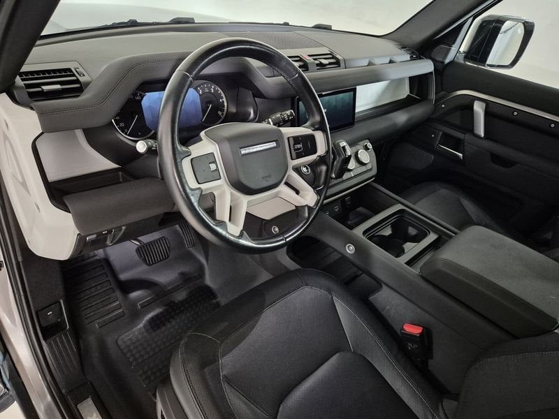 Land Rover Defender 2022