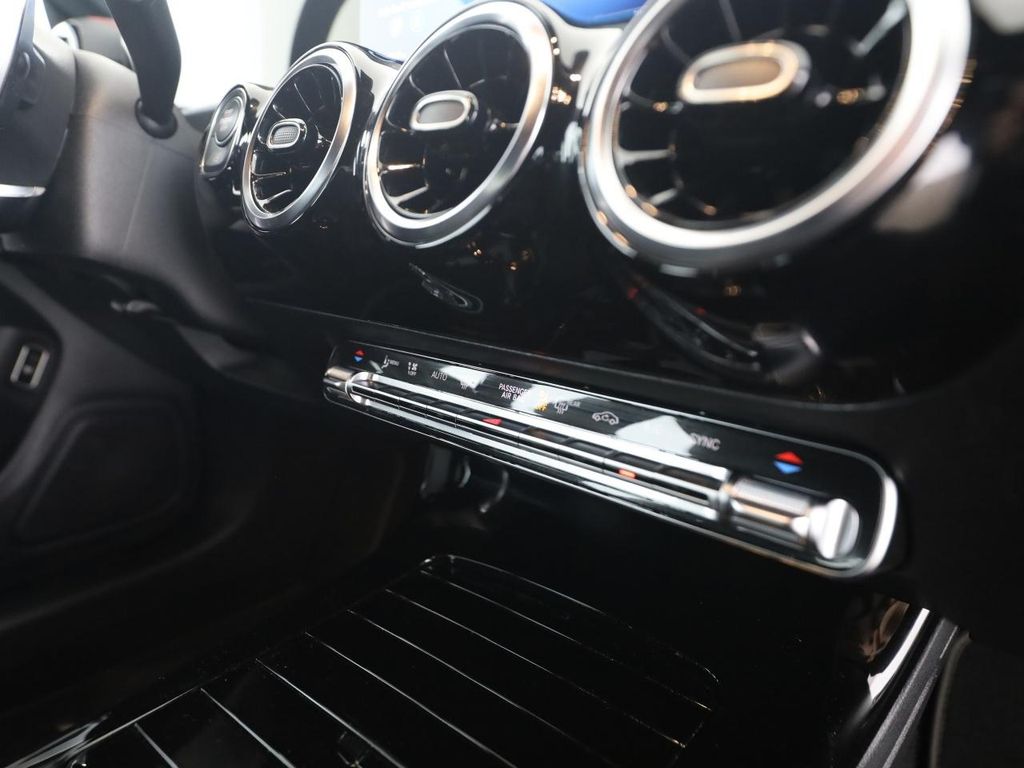 Mercedes-Benz CLA 200 2021