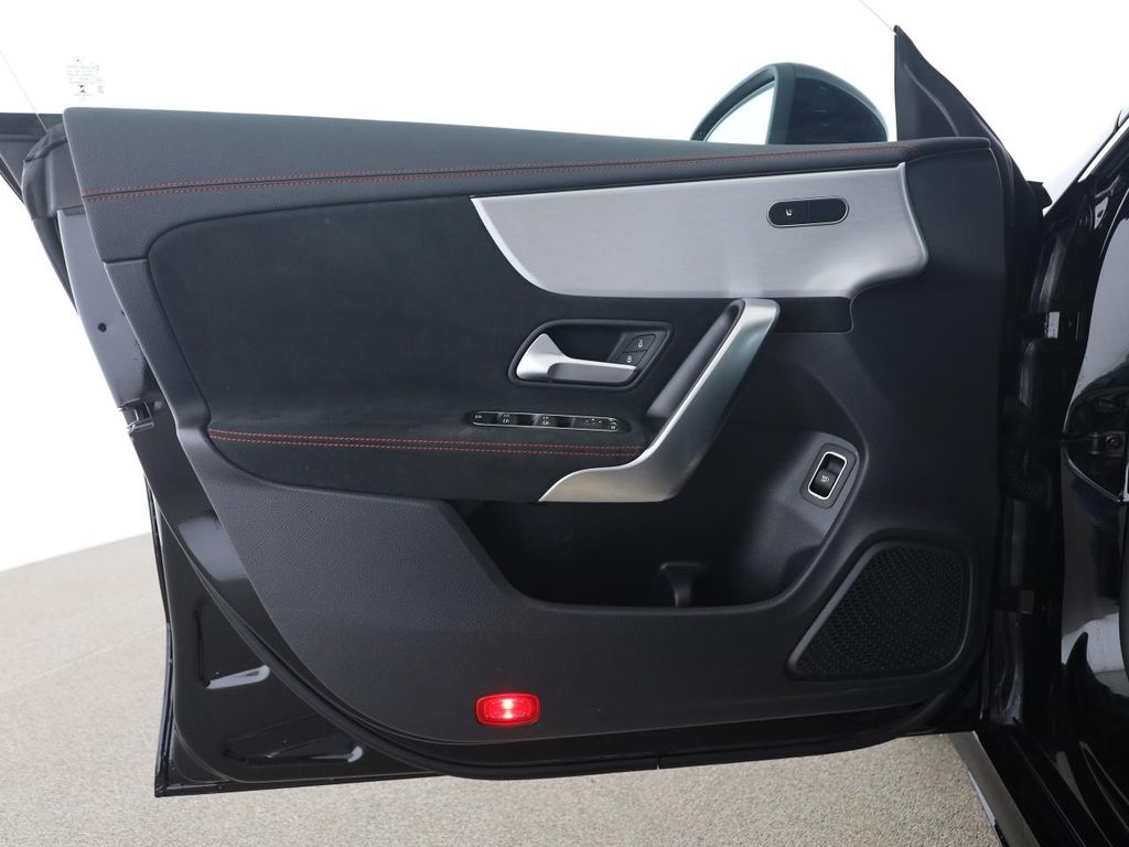 Mercedes-Benz CLA 200 2021