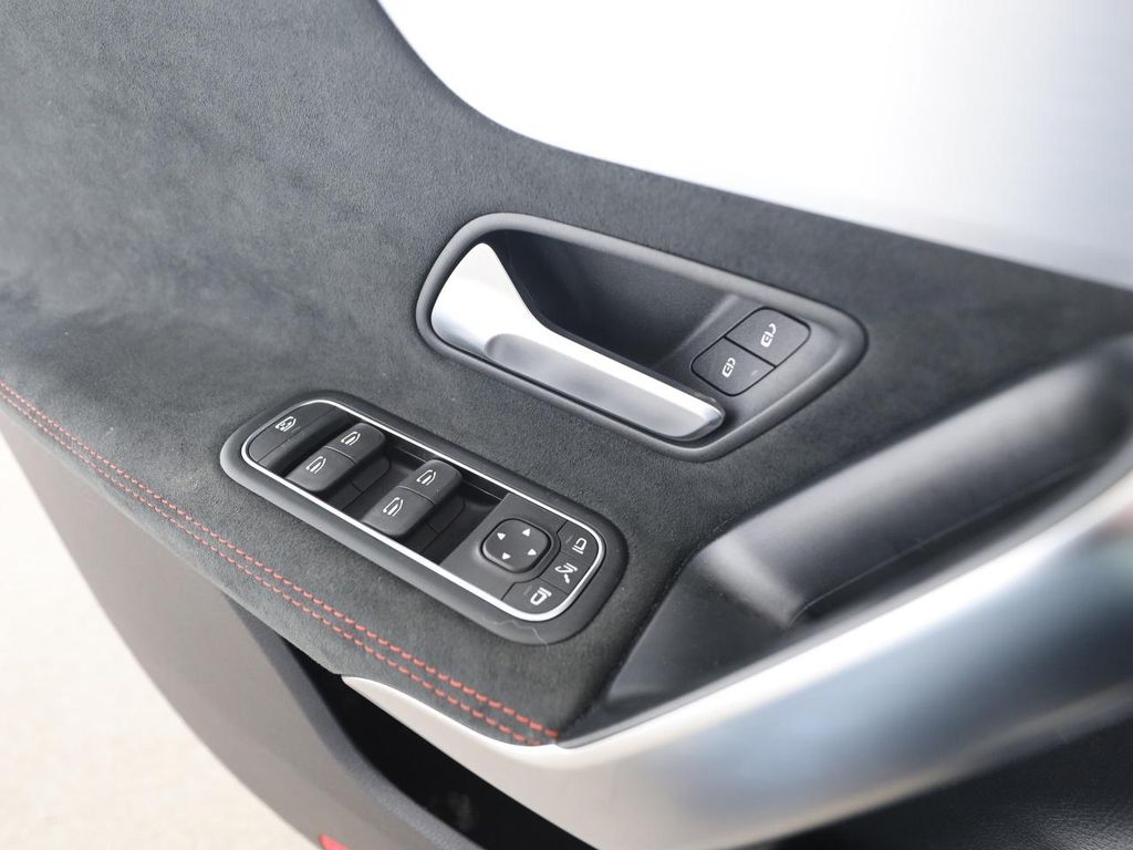 Mercedes-Benz CLA 200 2021