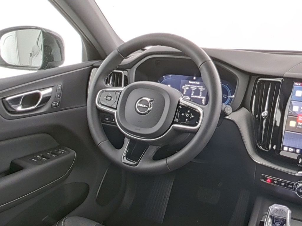 Volvo XC60 2025