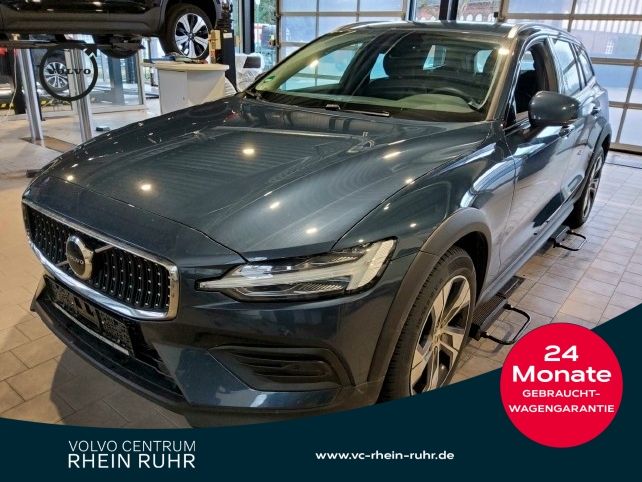 Volvo V60 Cross Country 2023