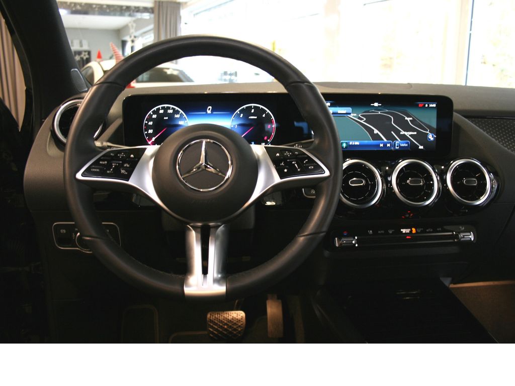 Mercedes-Benz GLA 200 2024