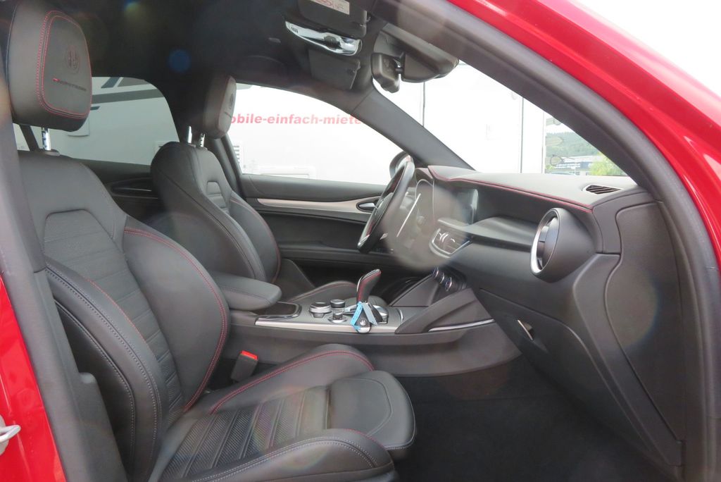 Alfa Romeo Stelvio 2023