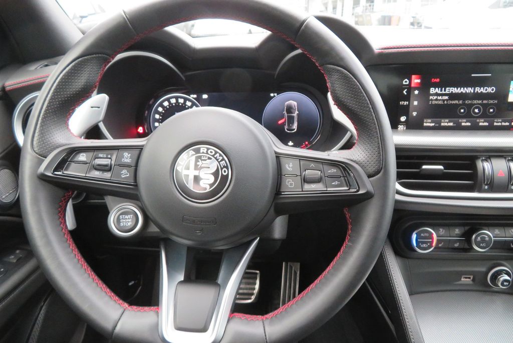 Alfa Romeo Stelvio 2023