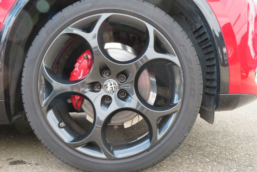 Alfa Romeo Stelvio 2023