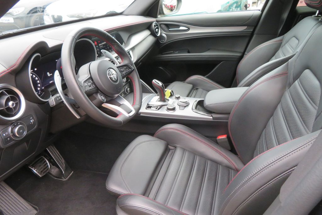 Alfa Romeo Stelvio 2023