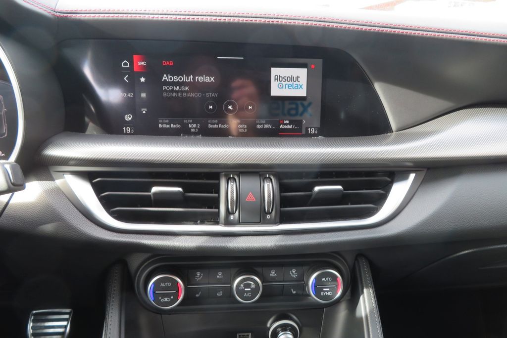 Alfa Romeo Stelvio 2023