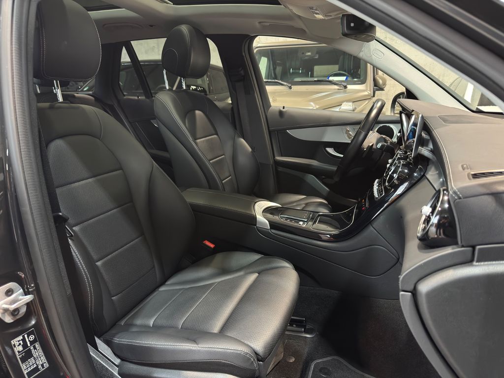 Mercedes-Benz GLC 300 2022