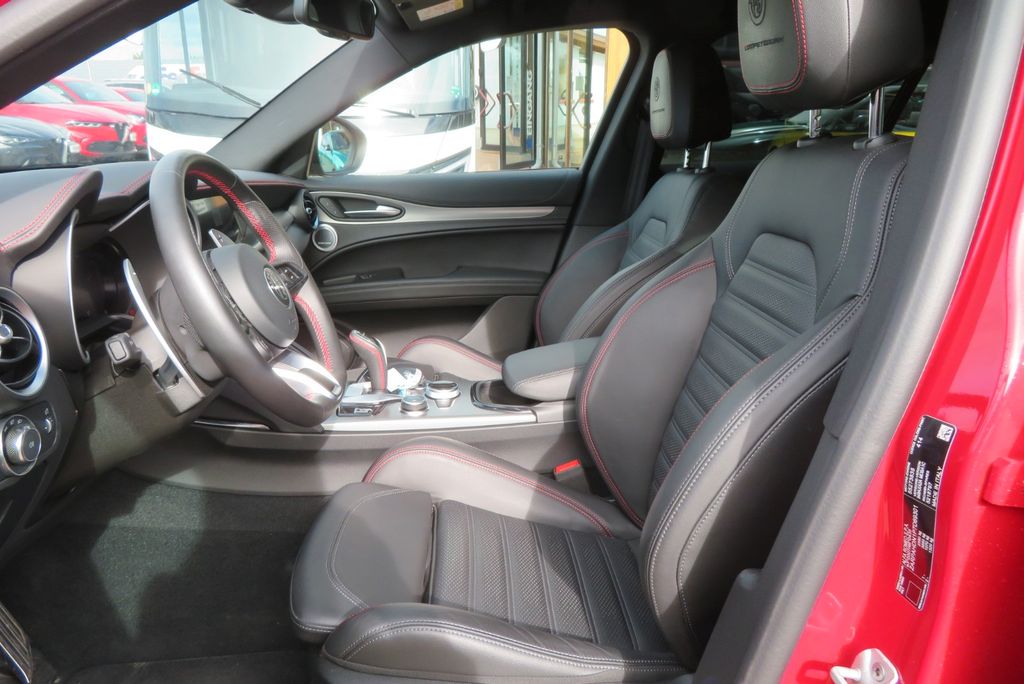 Alfa Romeo Stelvio 2023