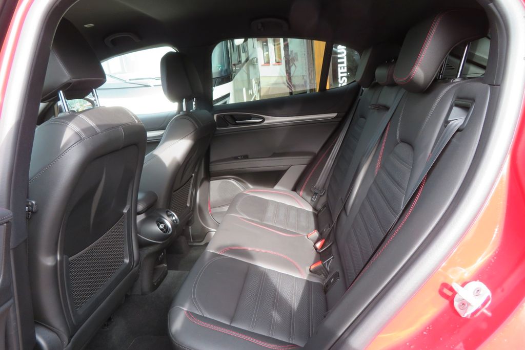 Alfa Romeo Stelvio 2023