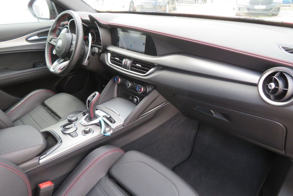 Alfa Romeo Stelvio 2023