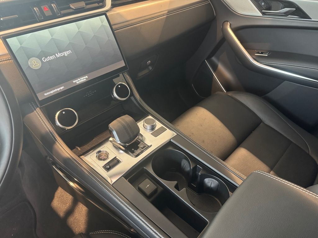 Jaguar F-Pace 2024