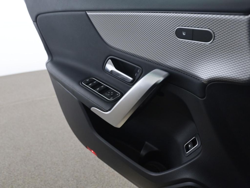 Mercedes-Benz A 250 2021