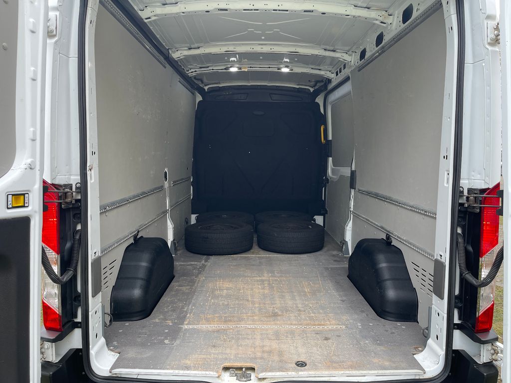 Ford Transit 2021