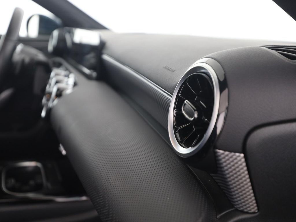 Mercedes-Benz A 250 2021