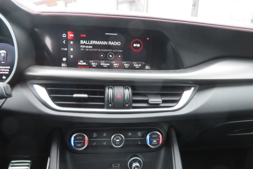 Alfa Romeo Stelvio 2023