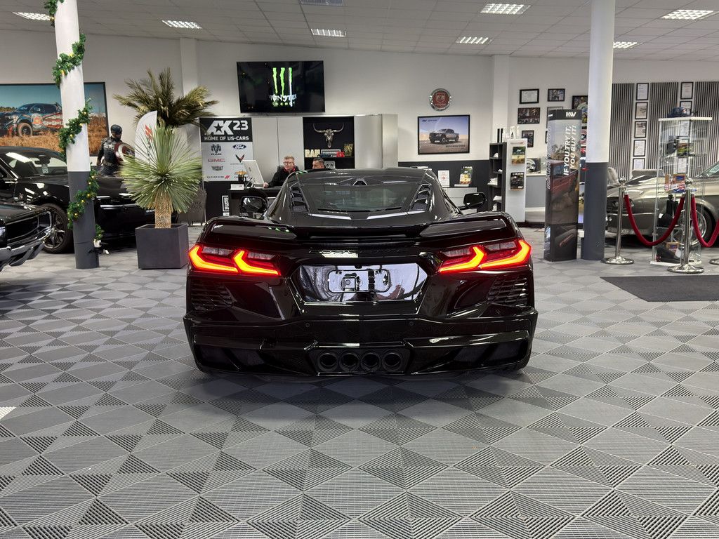 Corvette C8 2025