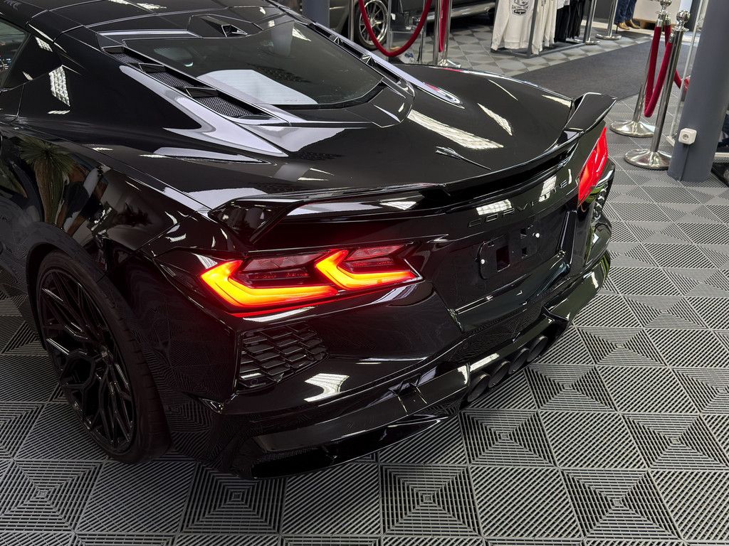 Corvette C8 2025