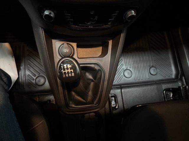 Ford Transit Courier 2023