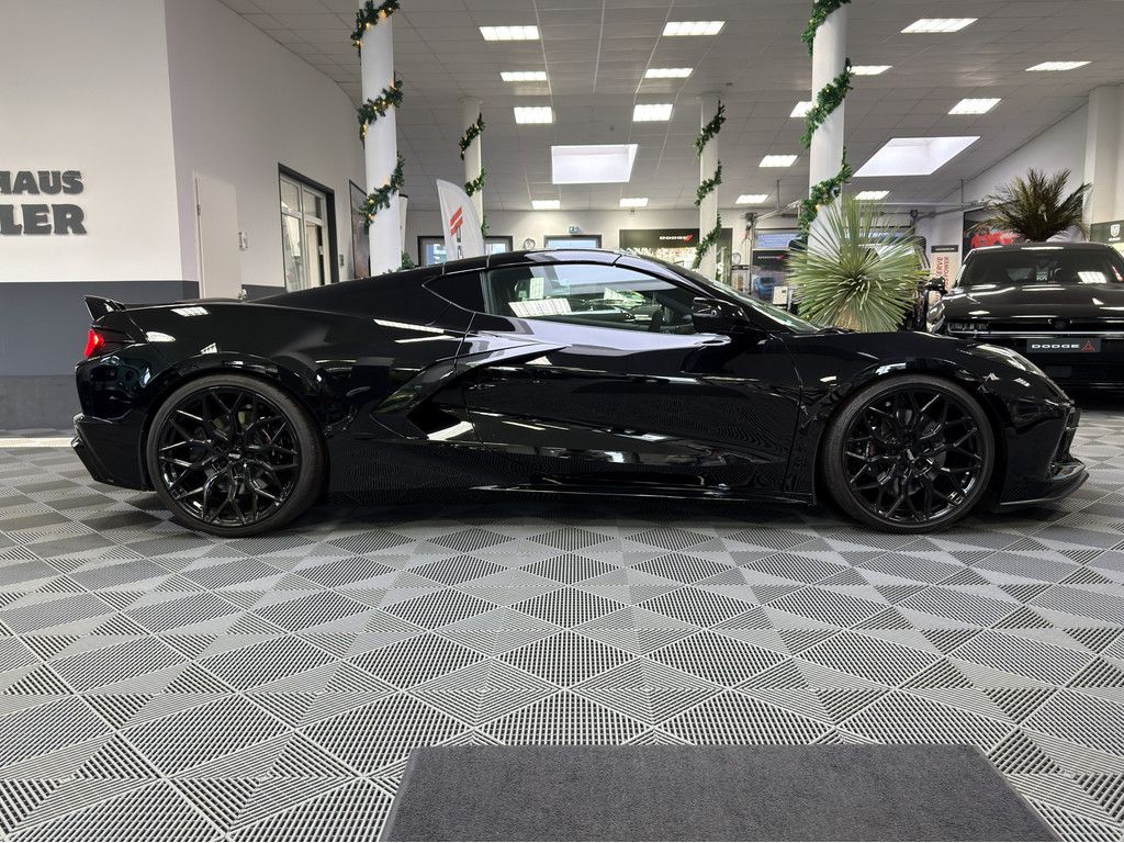 Corvette C8 2025