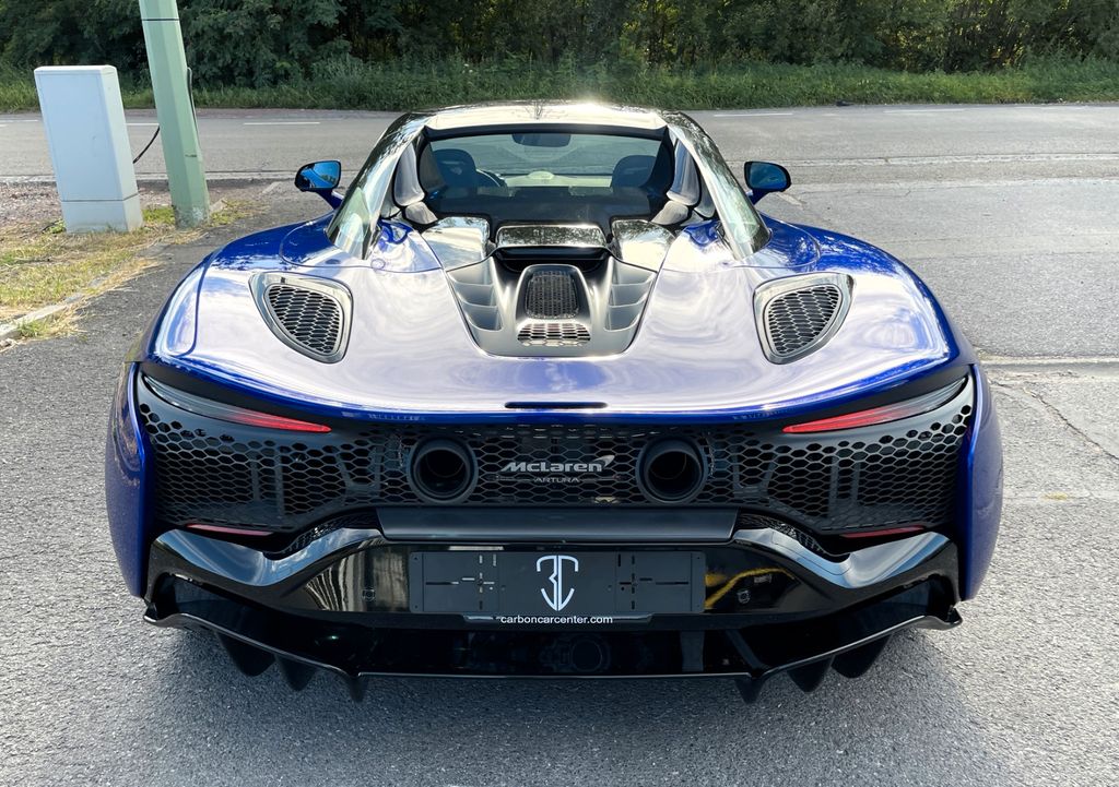 McLaren Artura 2024